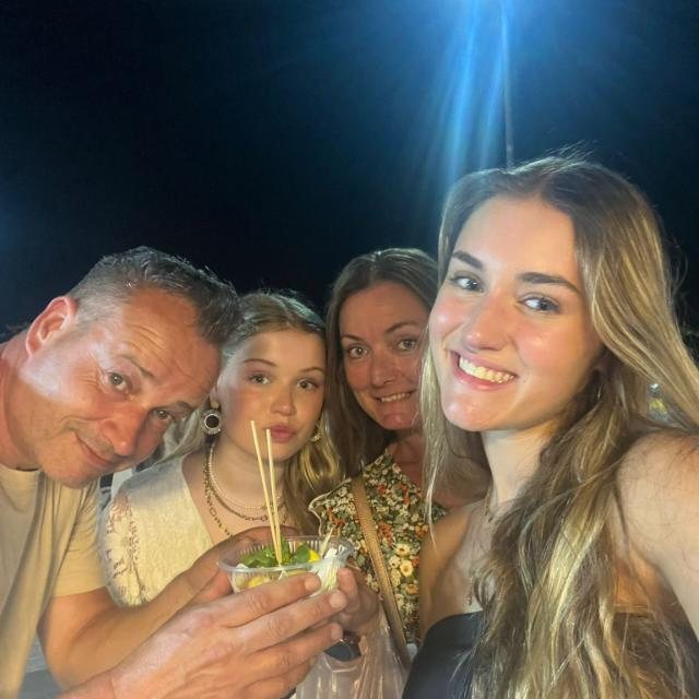 Linda, Ivry, Jade and Nova together on a summer evening