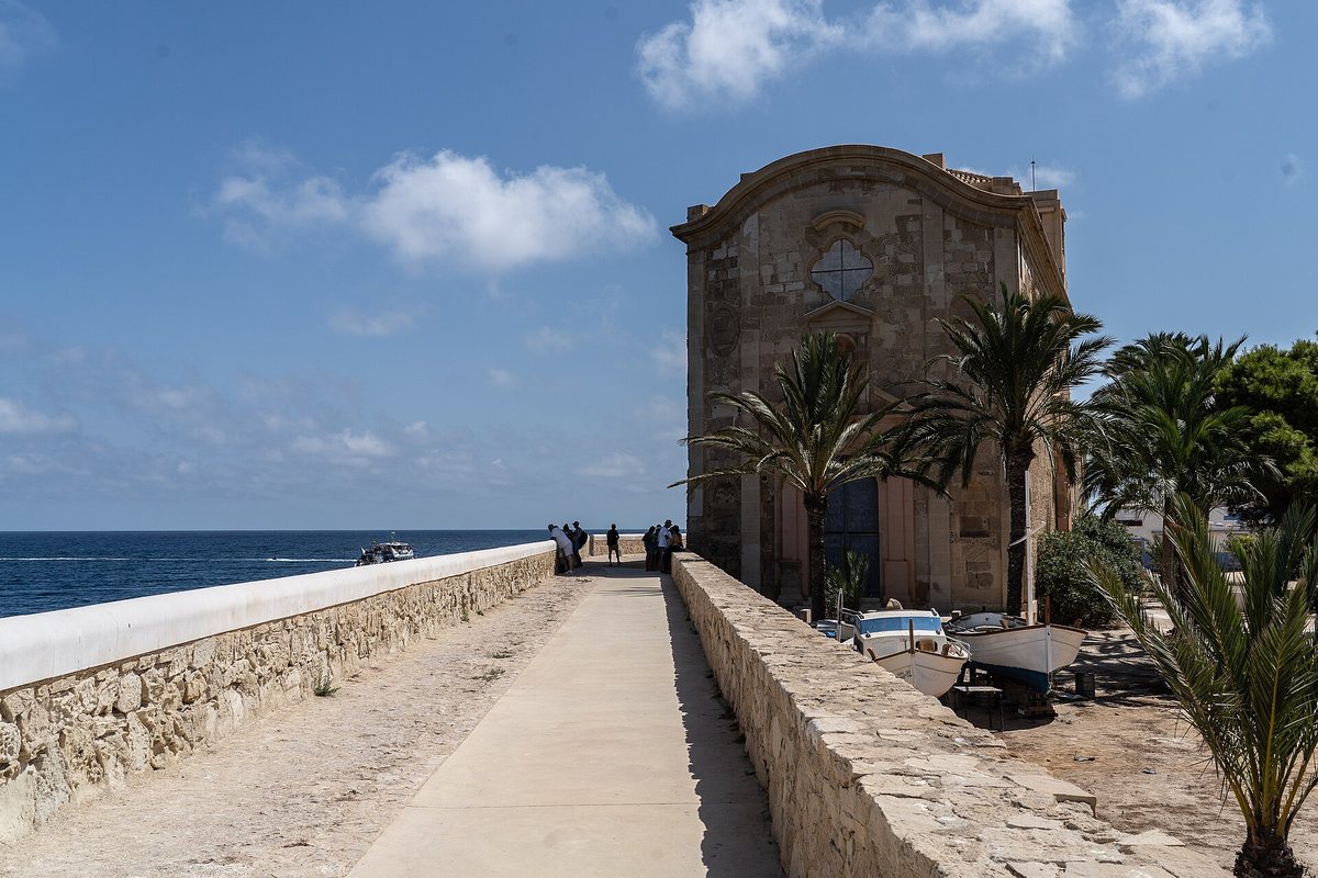 The town wall and the church of San Pedro y San Pablo on Tabarca
